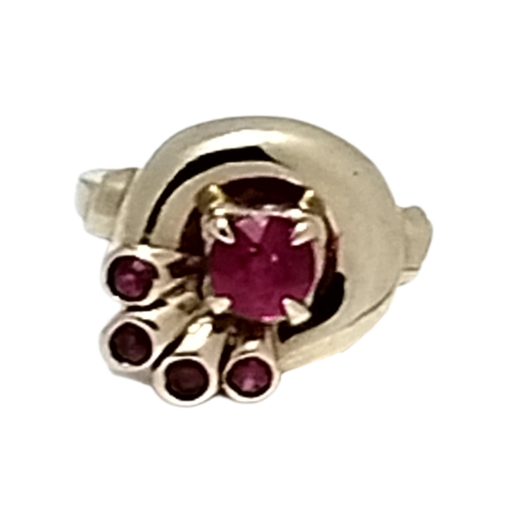 10K Yellow Gold Ring with Red CZ Center & Ruby Accents. Size 6. 1950s